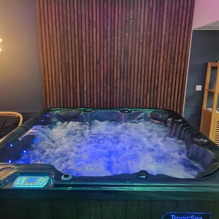 Tropicale Avec Jacuzzi Yaospa60 * Laigneville