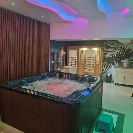 Tropicale Avec Jacuzzi Yaospa60 شقة